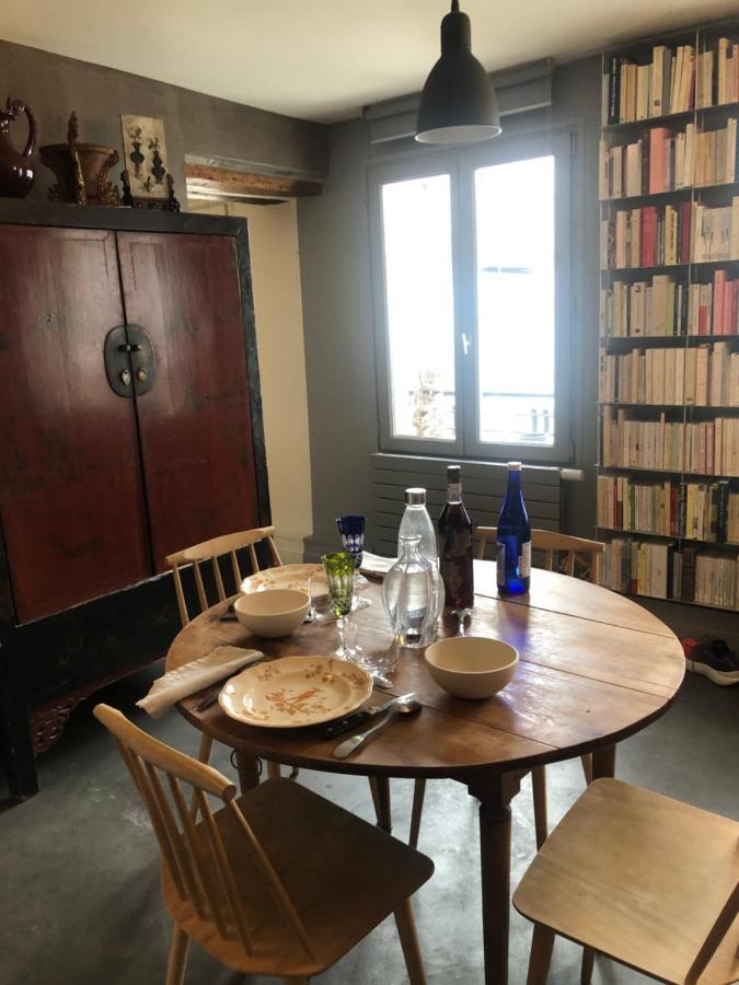 Appartement Charming On Floor In Marais -5p Parijs